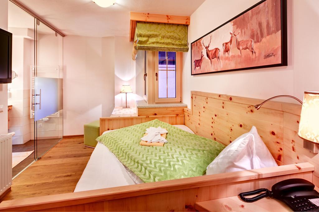 Biohotel Castello Koenigsleiten Konigsleiten Szoba fotó